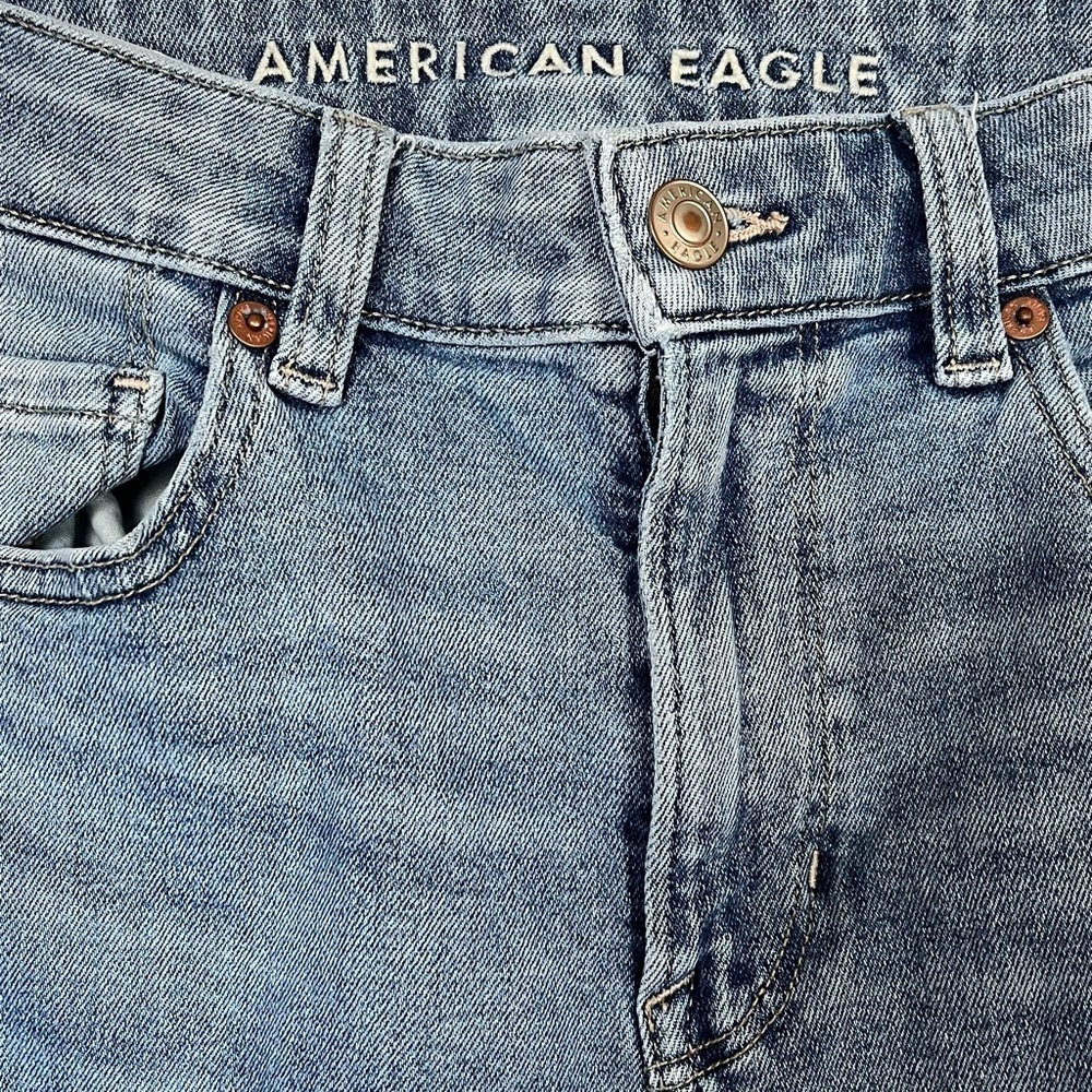 American Eagle Ripped Mom Jeans Size 4 Regular - Picture 3 of 8